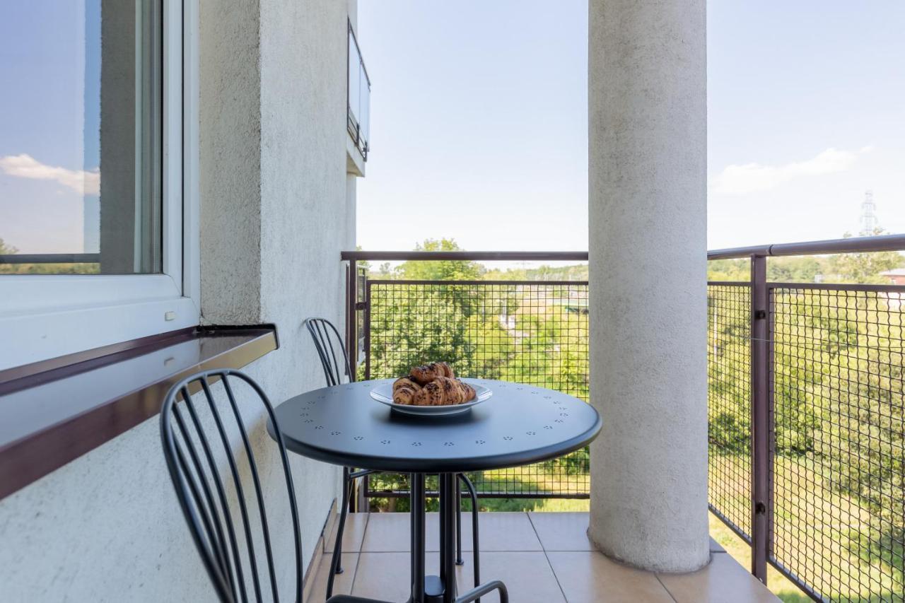 Cozy Apartment With Balcony Warszawa By Noclegi Renters エクステリア 写真