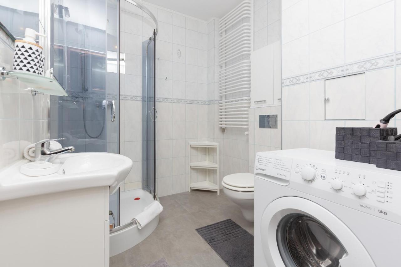 Cozy Apartment With Balcony Warszawa By Noclegi Renters エクステリア 写真