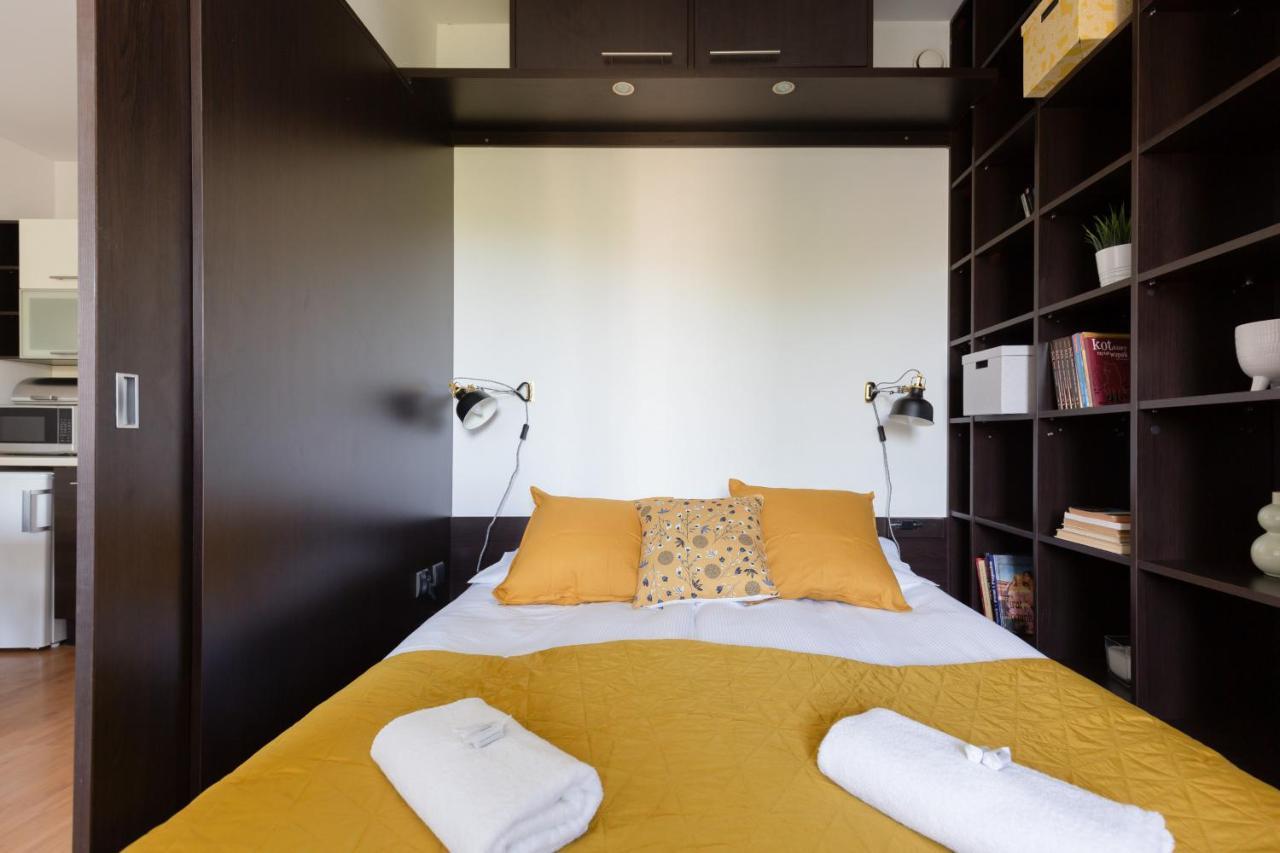 Cozy Apartment With Balcony Warszawa By Noclegi Renters エクステリア 写真